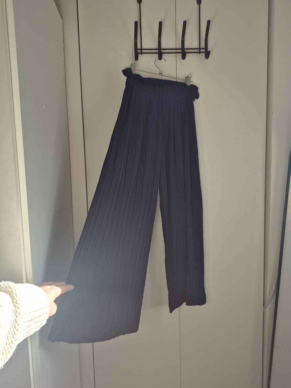 twik Navy Pleated Wide-Leg Paperbag Pants